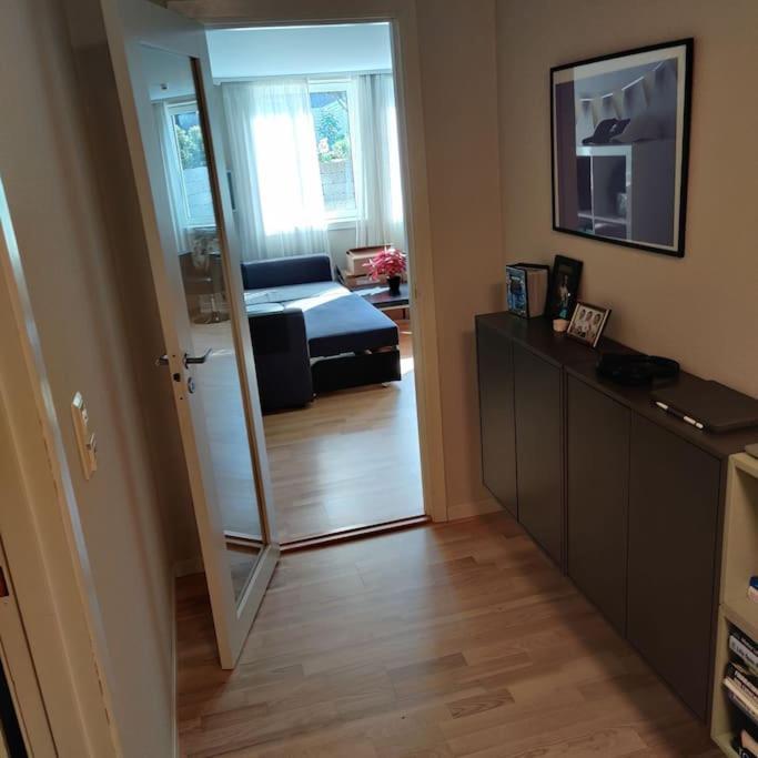 I Apartment *